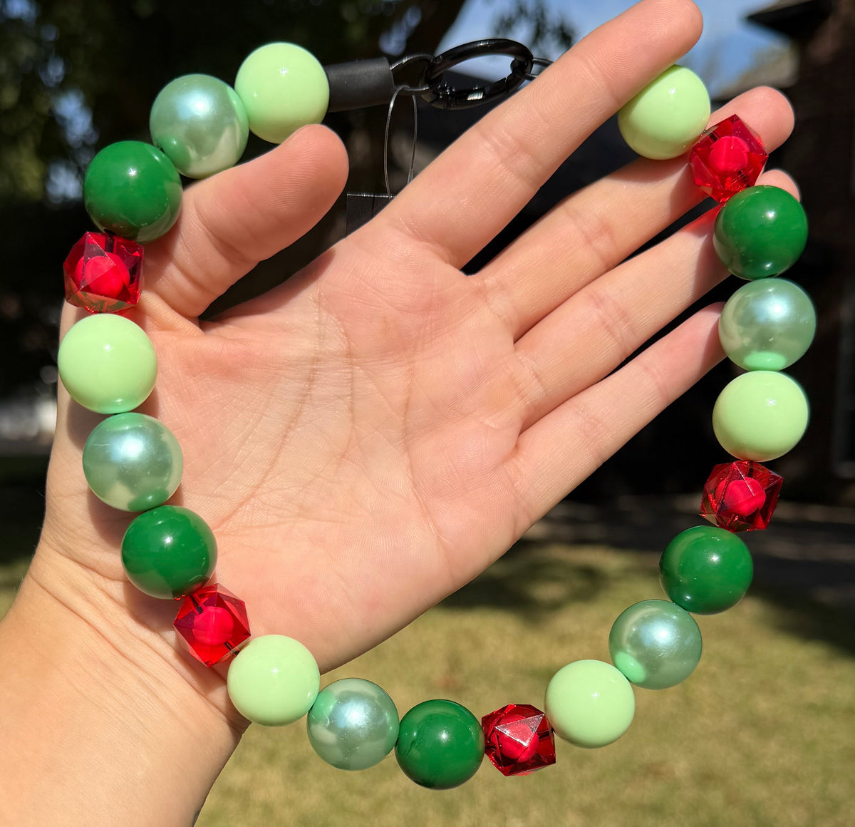 MISTLETOE + PEARLS BEADED COLLAR