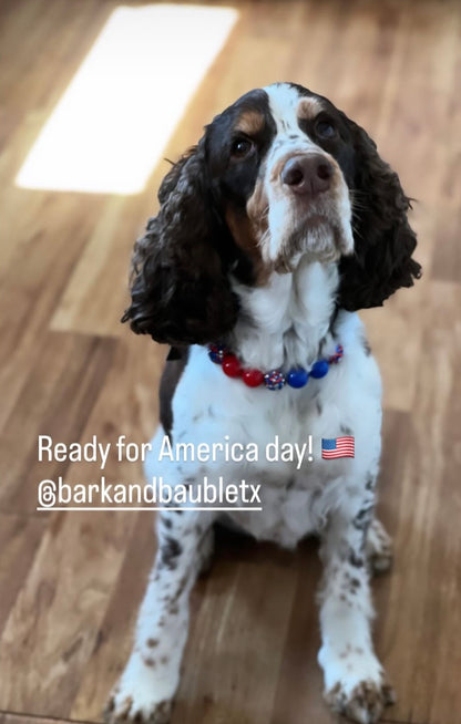 RED WHITE WOOF BEADED COLLAR