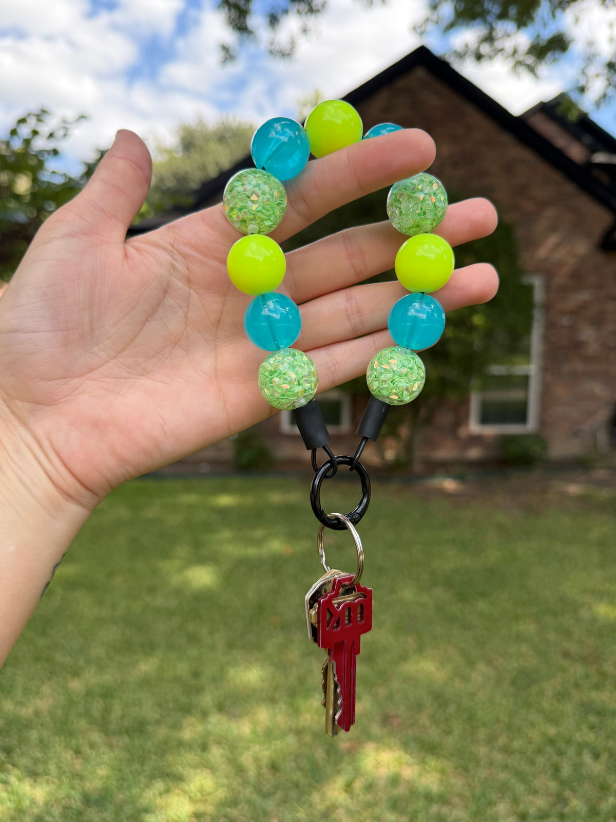 BAUBLE WRISTLET