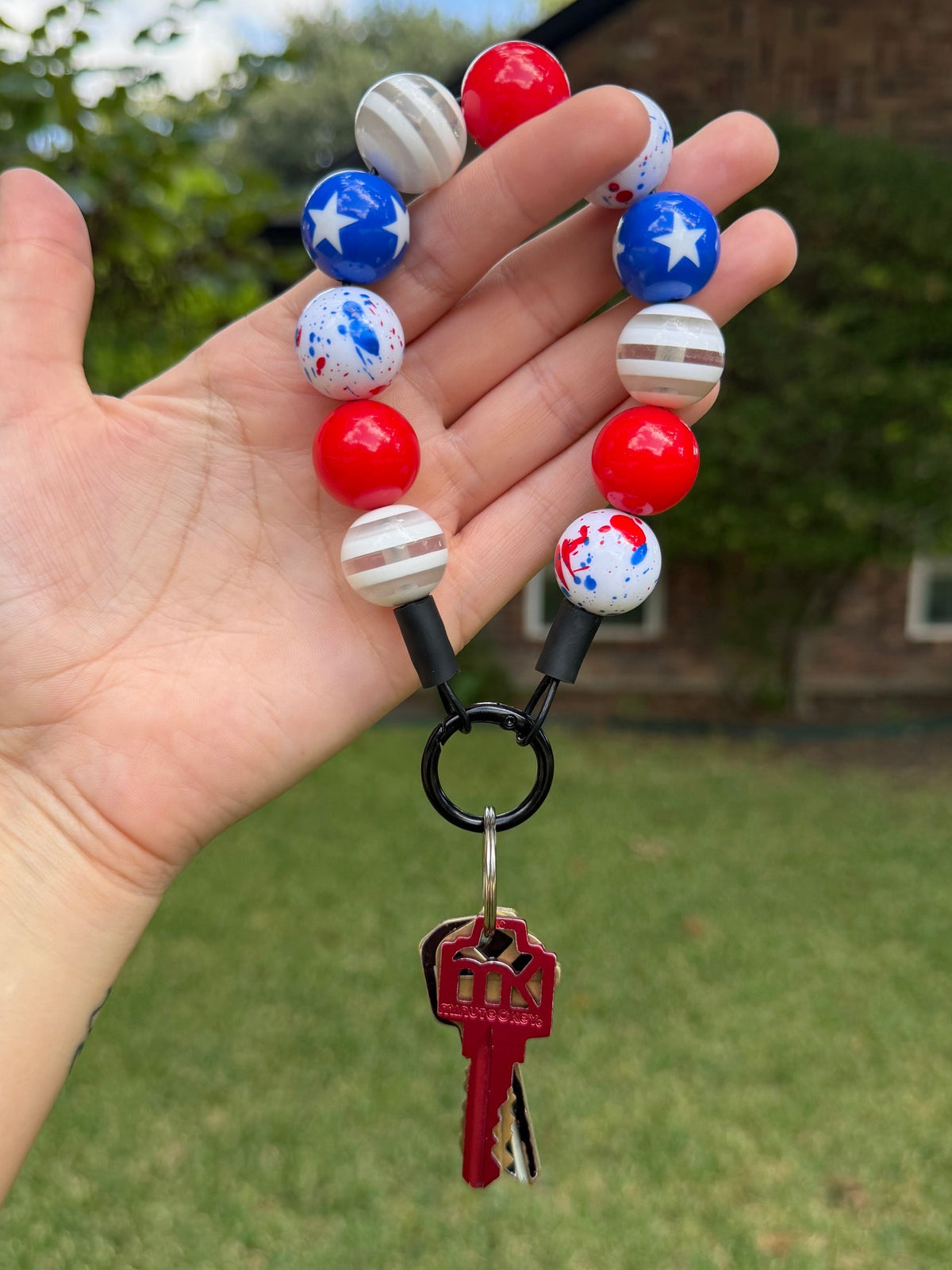 BAUBLE WRISTLET